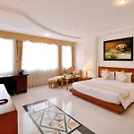 Tan Hoang Long Hotel